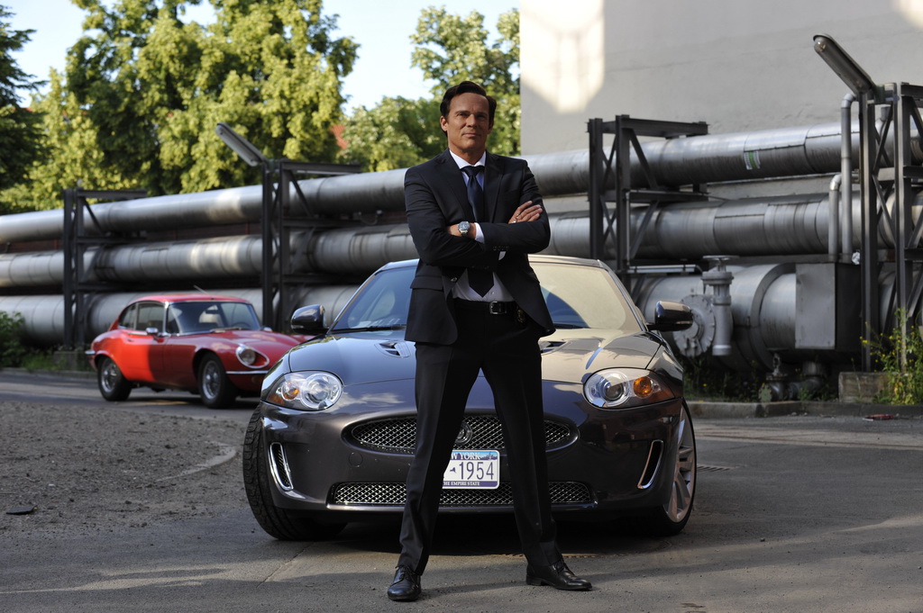Jerry Cotton mit Jaguar